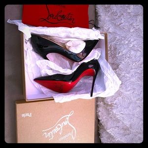 Like New Christian Louboutin So Kate heels